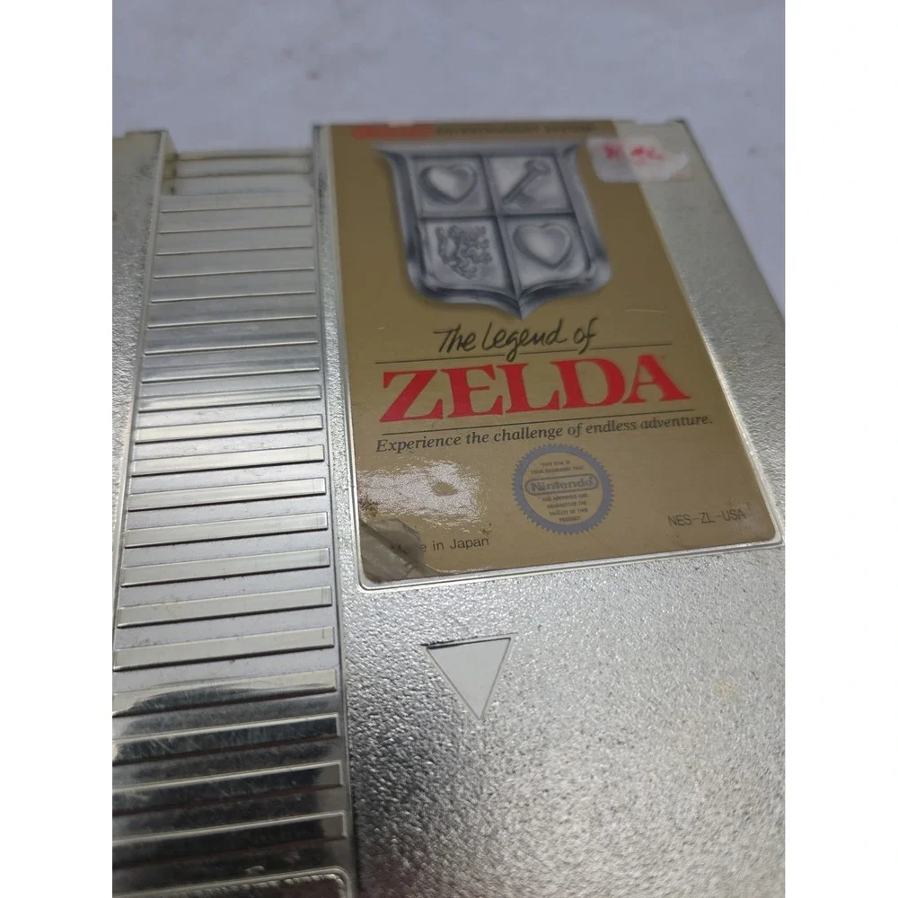 Nintendo The Legend of Zelda Nintendo NES NTSC-U/C 1987 Gold Cartridge